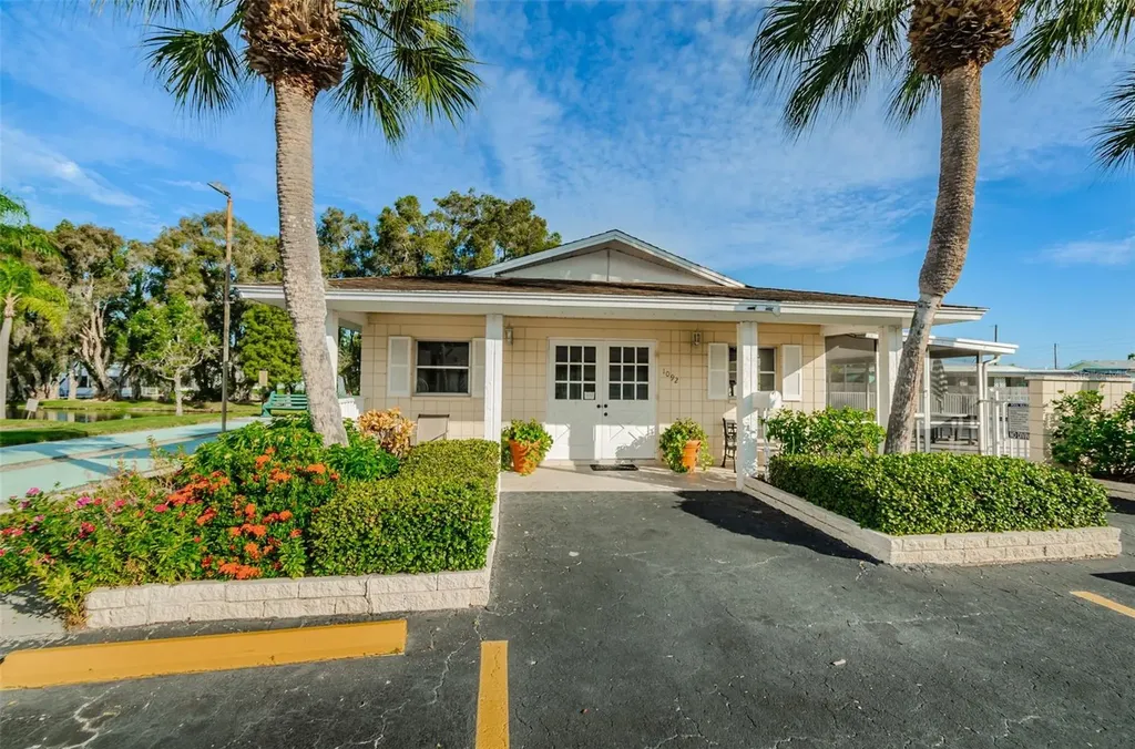 859 Oxford Court Dunedin FL 34698