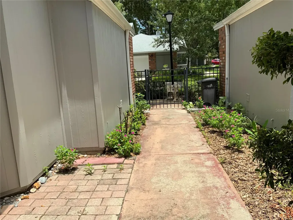 618 Maple Oak Circle Altamonte Springs FL 32701
