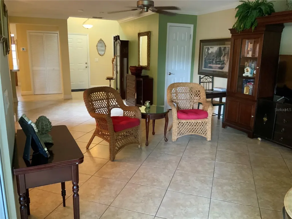 618 Maple Oak Circle Altamonte Springs FL 32701