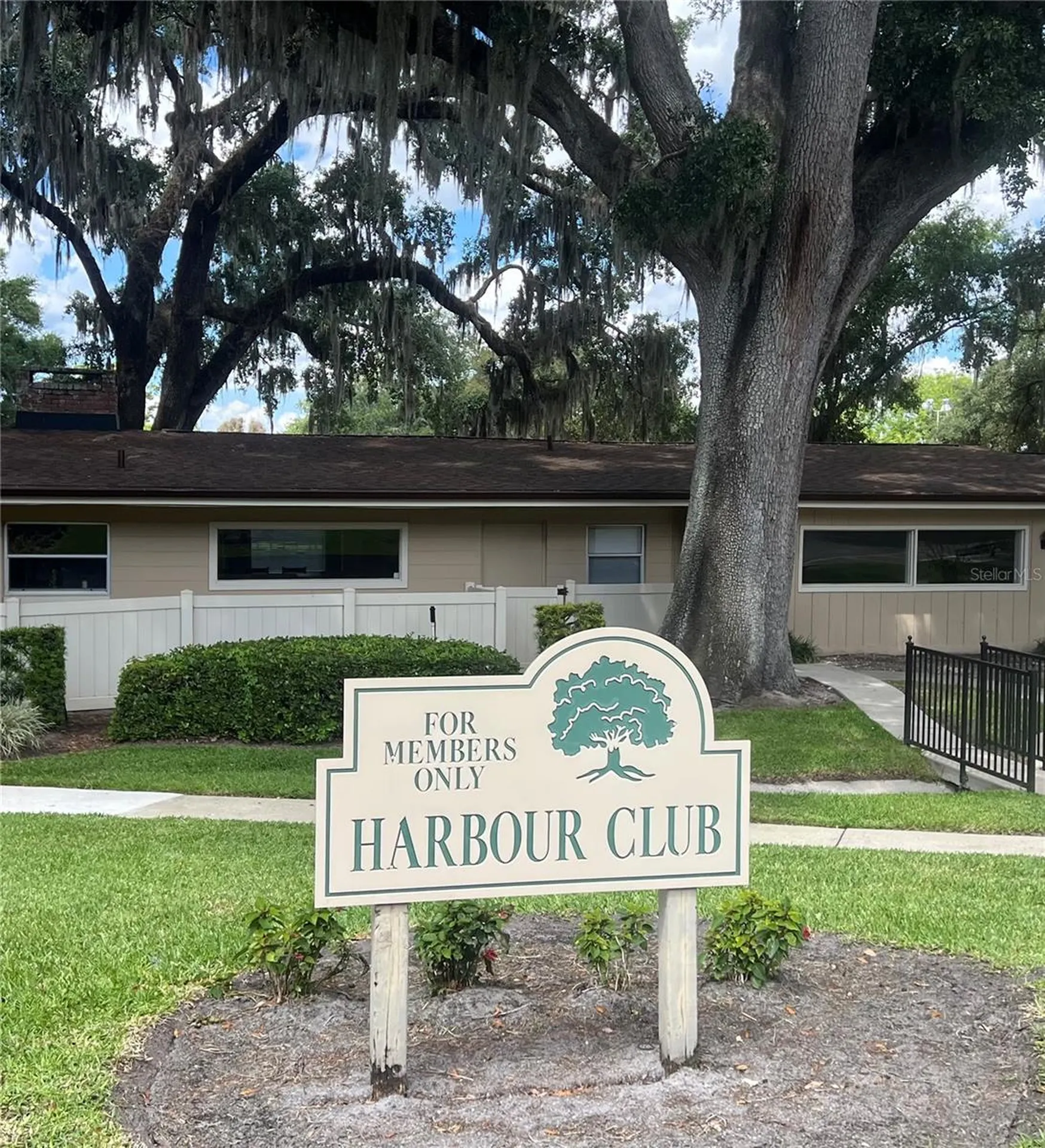 618 Maple Oak Circle Altamonte Springs FL 32701
