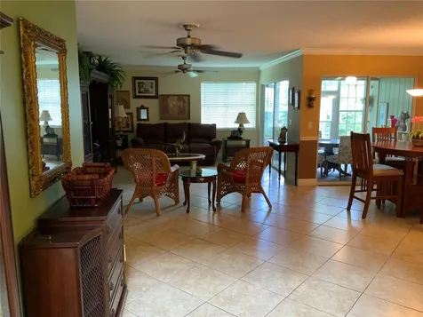 618 Maple Oak Circle Altamonte Springs FL 32701