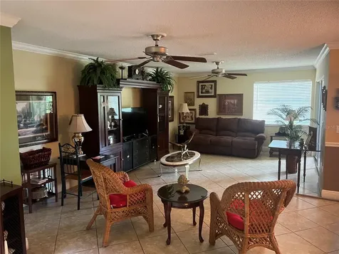 618 Maple Oak Circle Altamonte Springs FL 32701