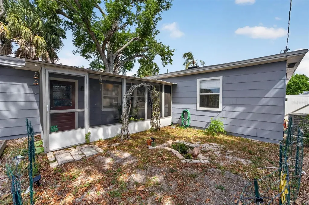 4940 5th Avenue S St Petersburg FL 33707