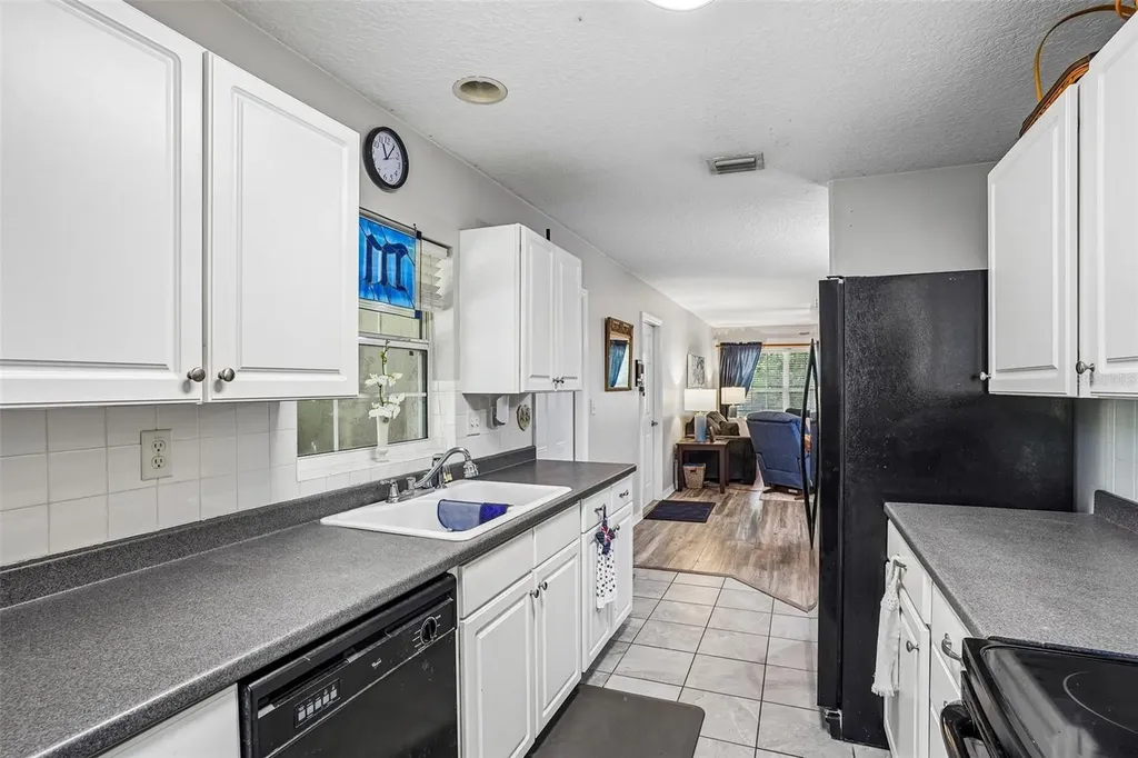 1274 N Palmetto Circle Eustis FL 32726