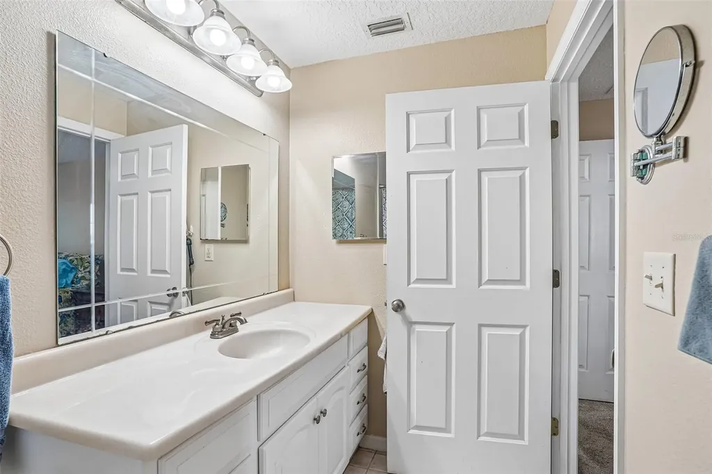 1274 N Palmetto Circle Eustis FL 32726