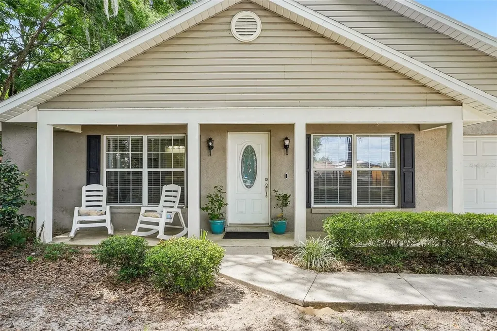 1274 N Palmetto Circle Eustis FL 32726
