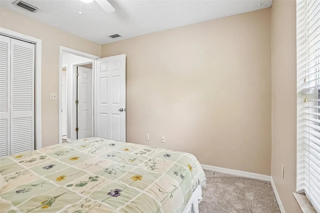 1274 N Palmetto Circle Eustis FL 32726