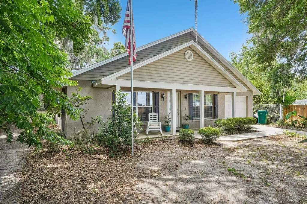1274 N Palmetto Circle Eustis FL 32726