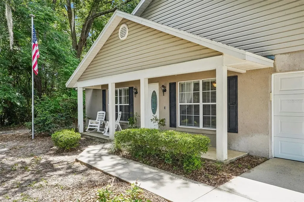1274 N Palmetto Circle Eustis FL 32726