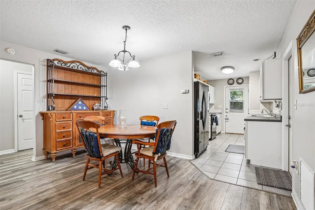 1274 N Palmetto Circle Eustis FL 32726