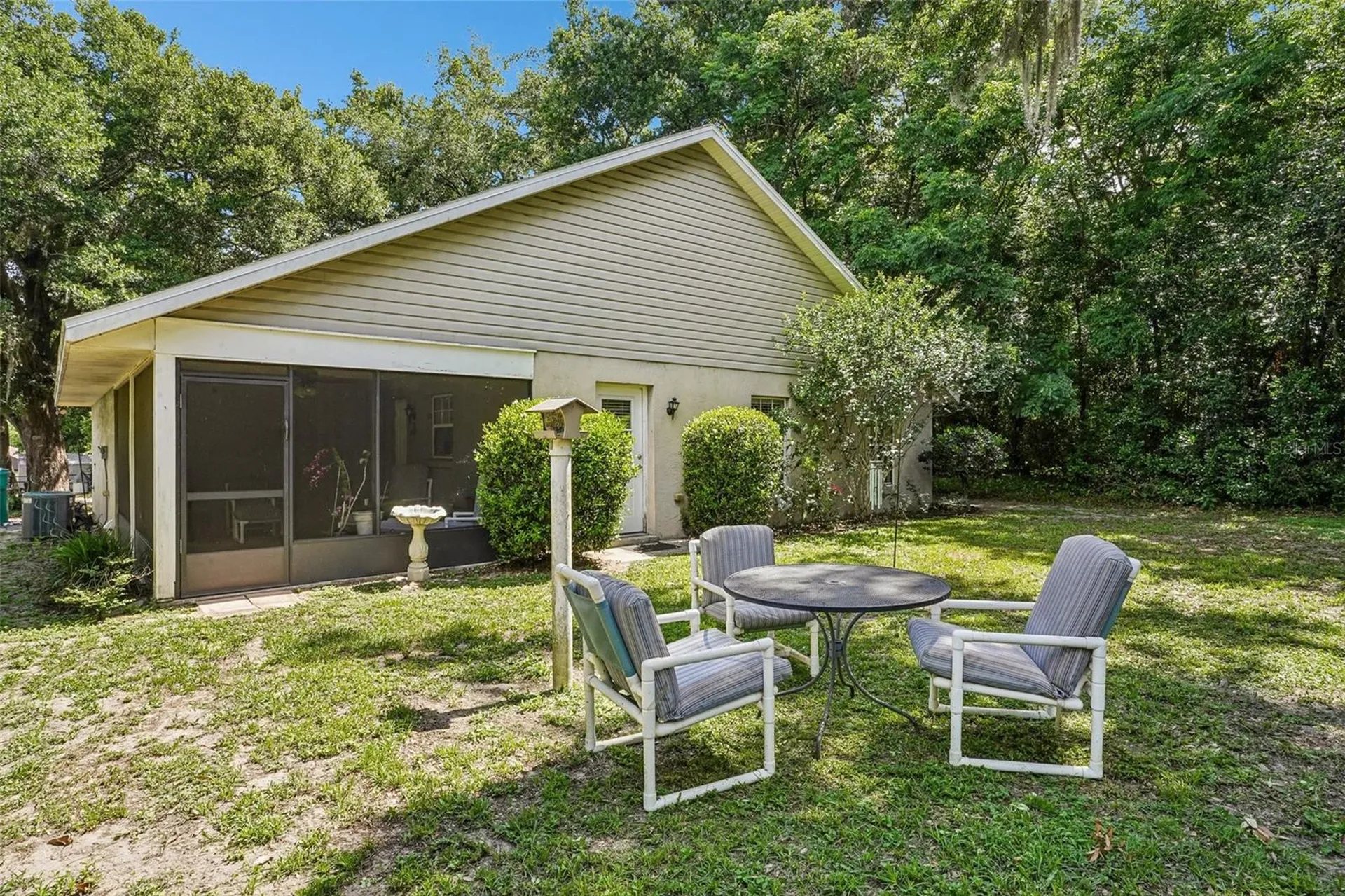 1274 N Palmetto Circle Eustis FL 32726