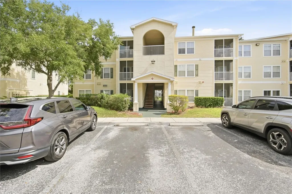 18367 Bridle Club Drive Tampa FL 33647