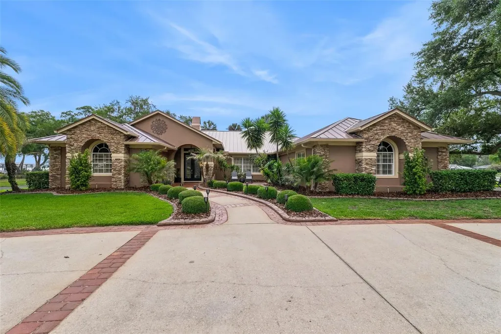 29650 Squirrel Point Road Tavares FL 32778