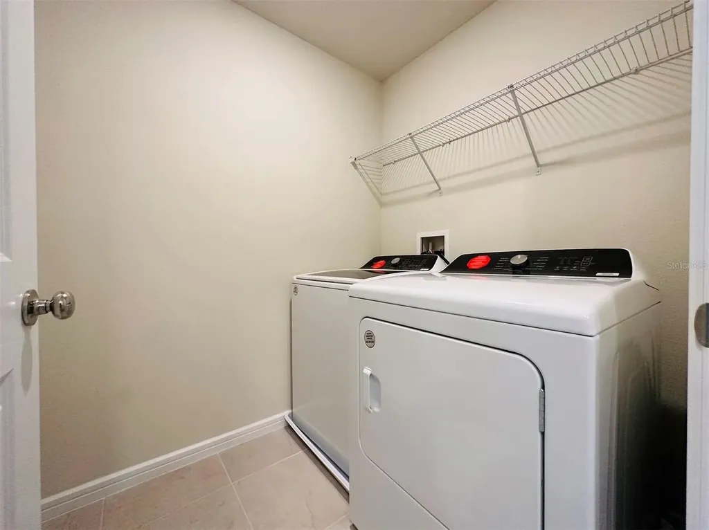1954 Enchanting Court Davenport FL 33897