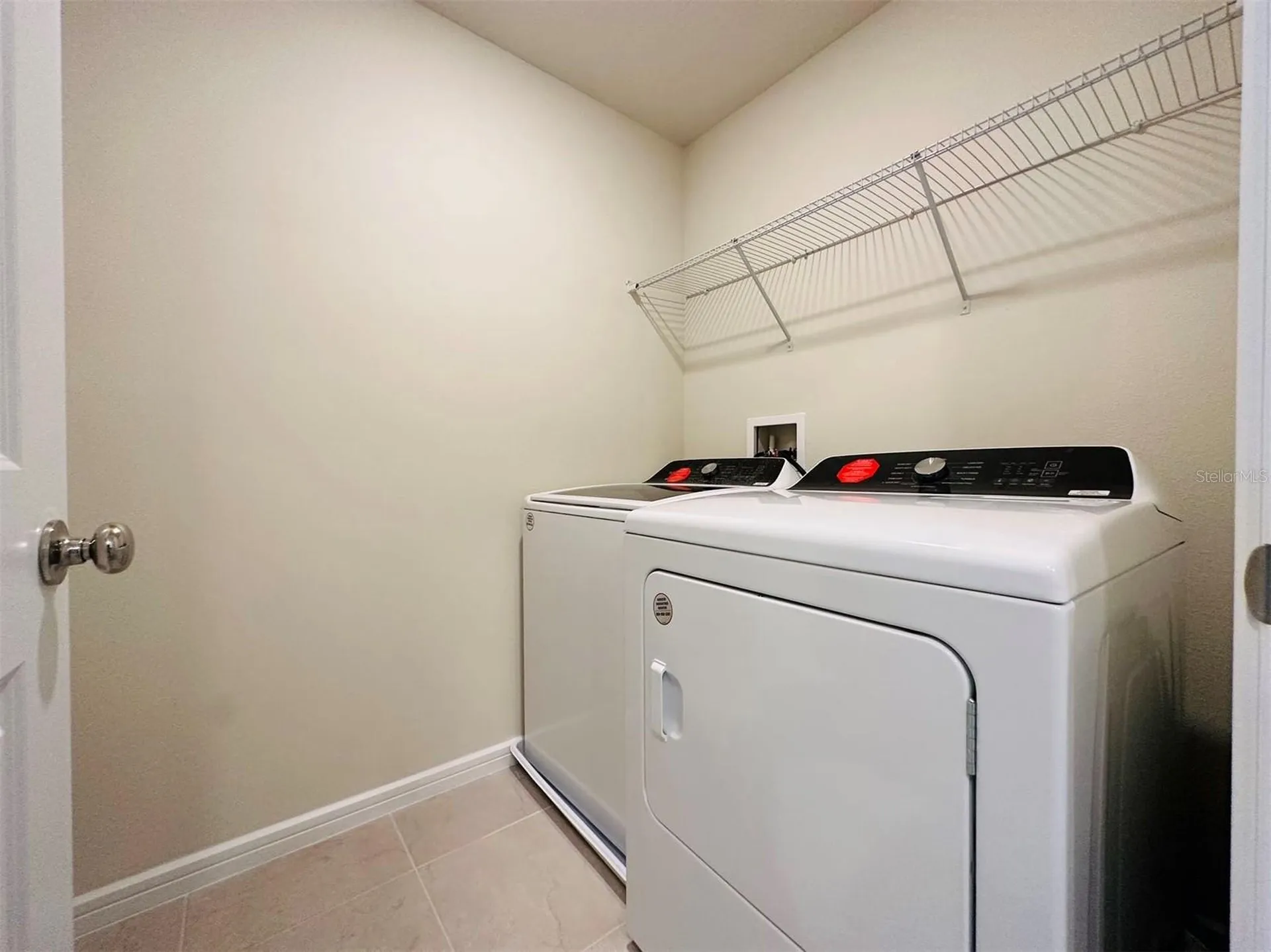 1954 Enchanting Court Davenport FL 33897