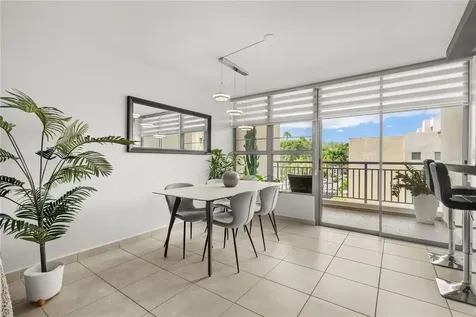 6185 Piedras Blancas Guaynabo PR 00971