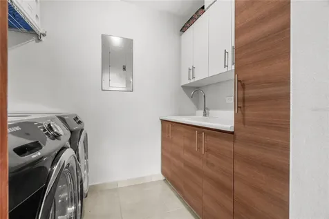 6185 Piedras Blancas Guaynabo PR 00971