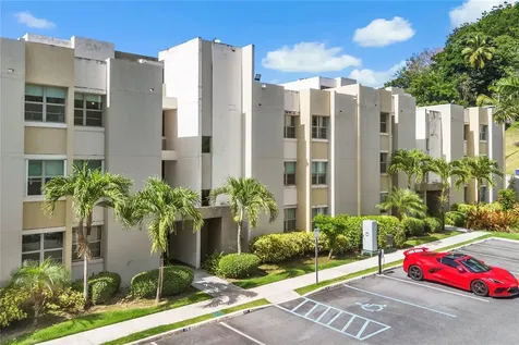 6185 Piedras Blancas Guaynabo PR 00971