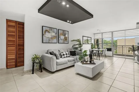 6185 Piedras Blancas Guaynabo PR 00971