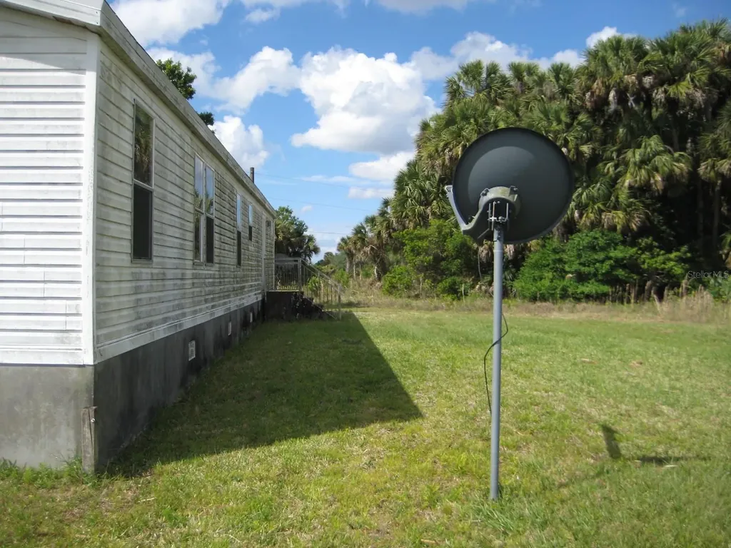 14455 NW 284th Street Okeechobee FL 34972