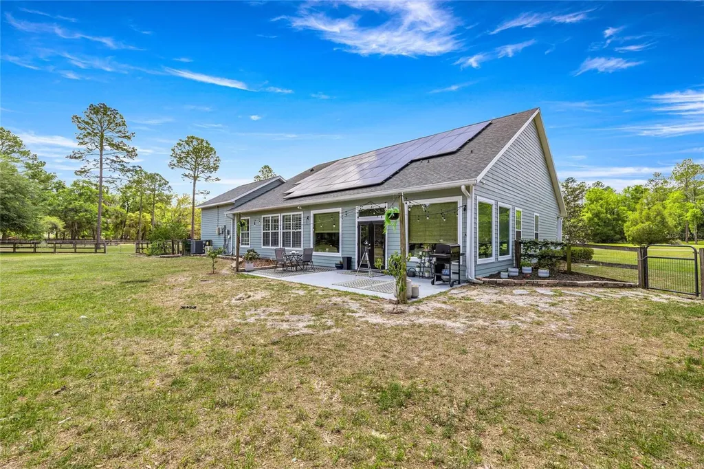 25162 NW 204th Place High Springs FL 32643