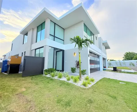 Urb Riveria Parkview Calle Jasper Bayamon PR 00959