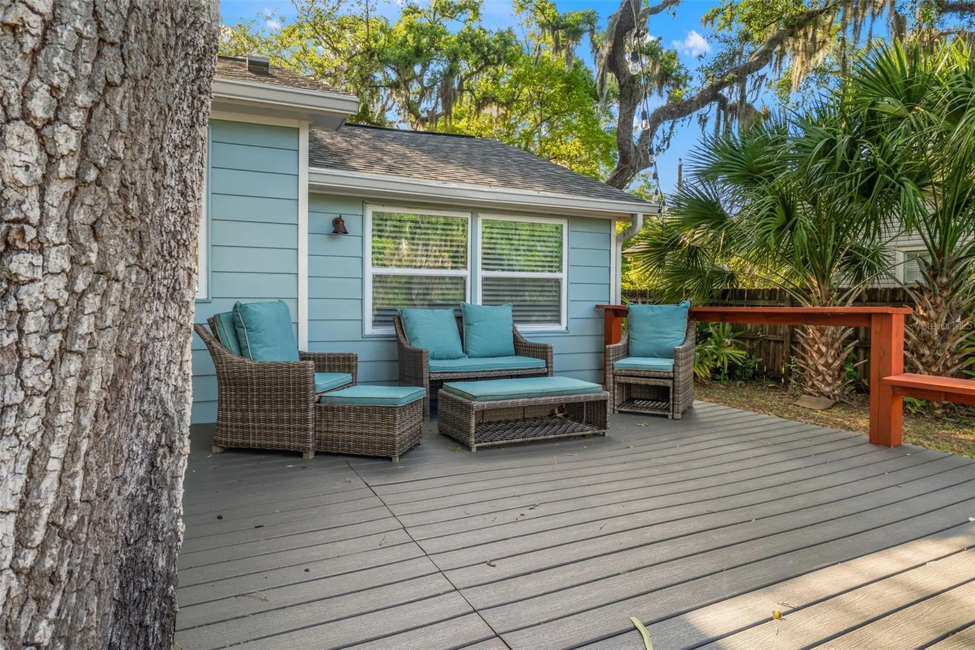 1502 E Park Circle Tampa FL 33610