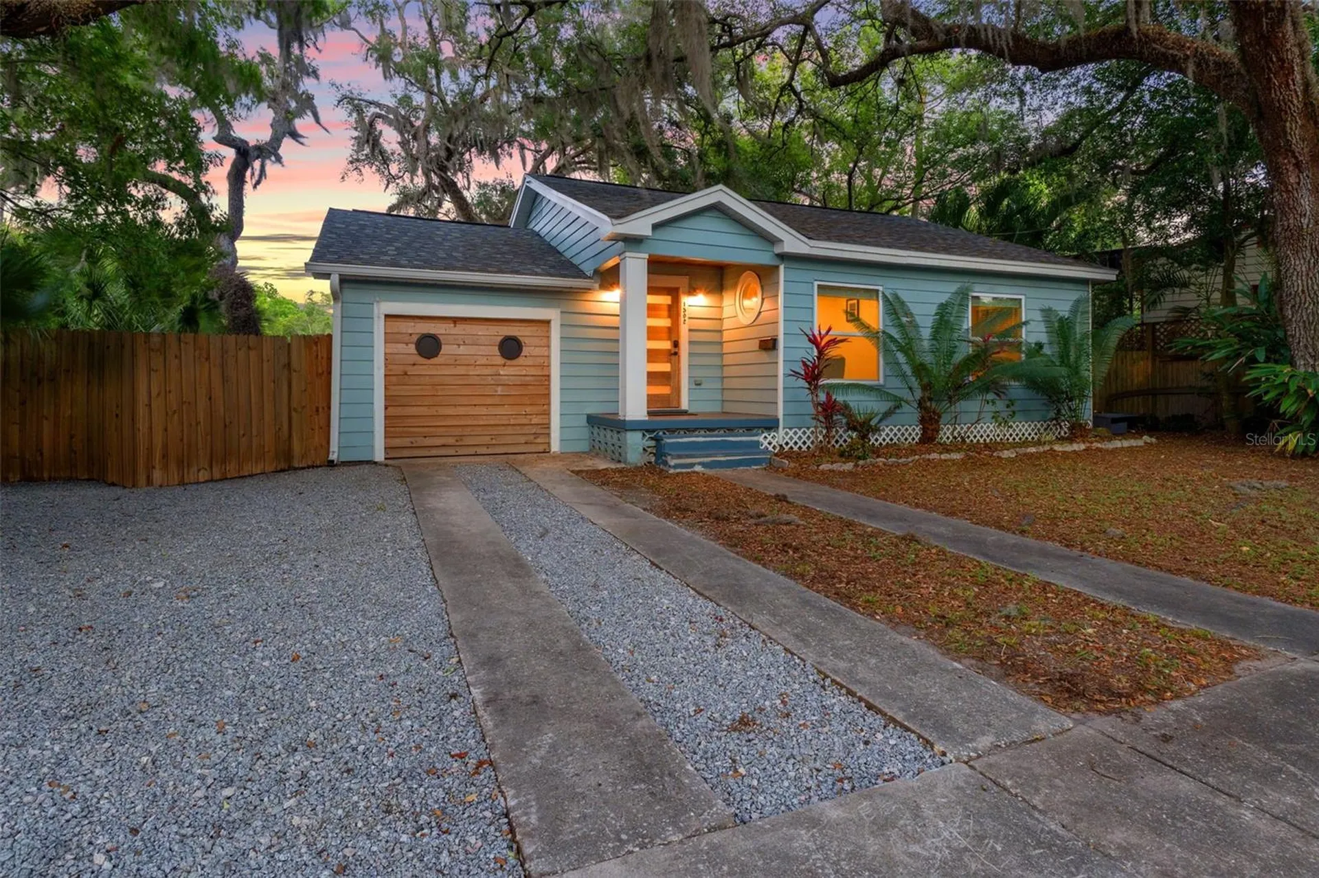 1502 E Park Circle Tampa FL 33610