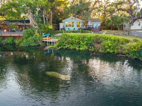 1502 E Park Circle Tampa FL 33610