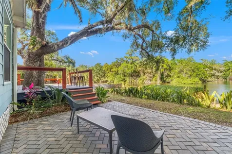 1502 E Park Circle Tampa FL 33610