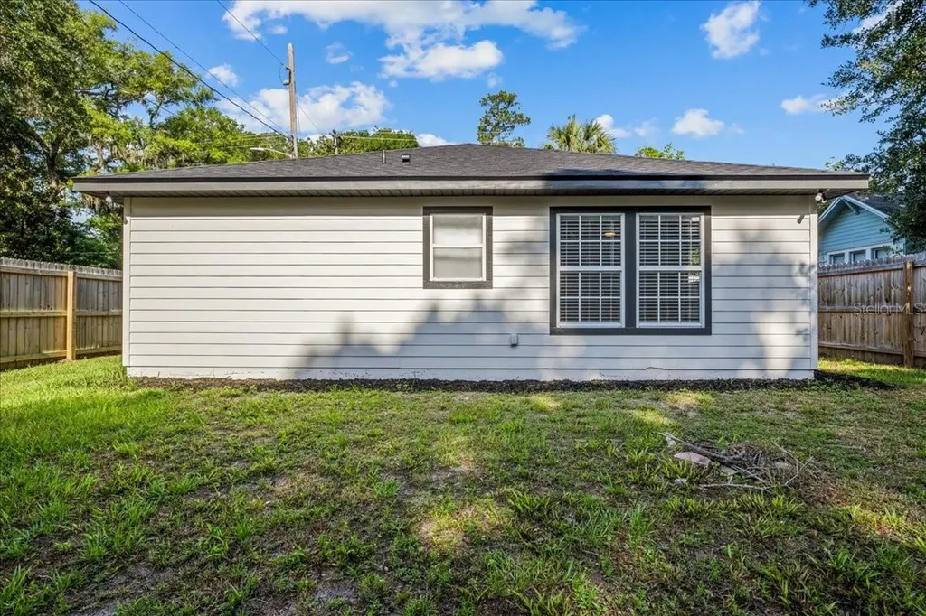 415 NW 10th Street Gainesville FL 32601