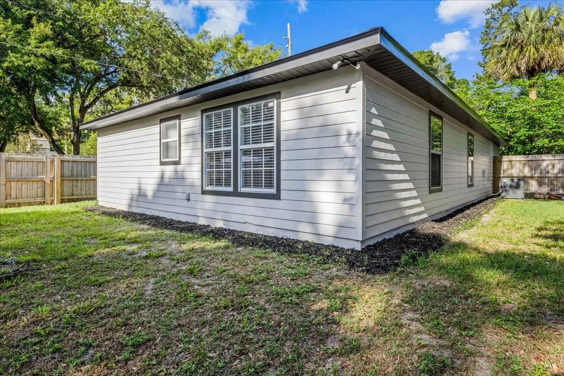 415 NW 10th Street Gainesville FL 32601