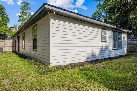 415 NW 10th Street Gainesville FL 32601