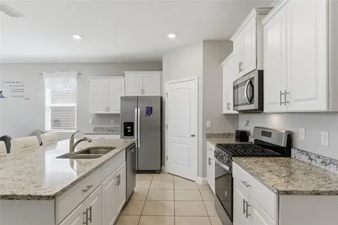 7635 Oakmoss Loop Davenport FL 33837