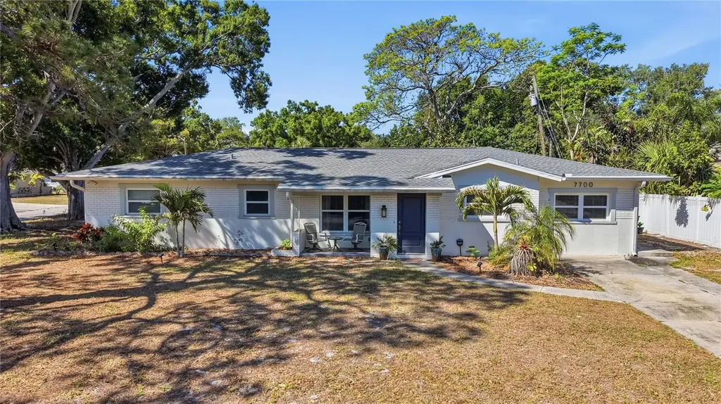 7700 16th Avenue N St Petersburg FL 33710
