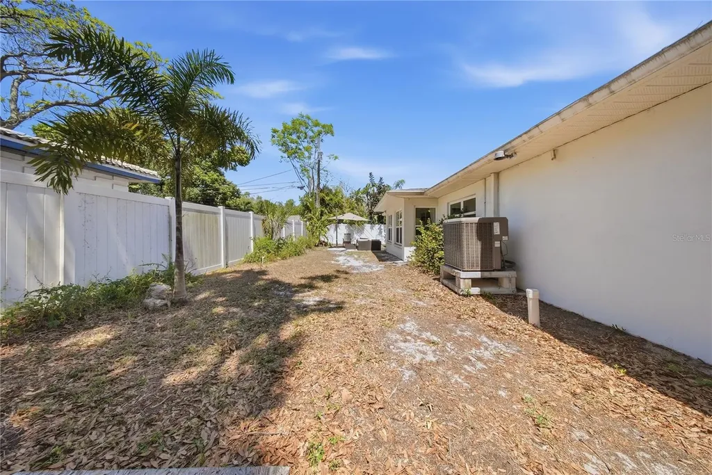 7700 16th Avenue N St Petersburg FL 33710