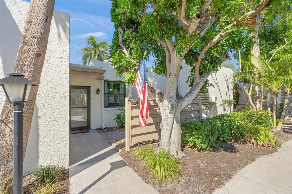226 Sherwood Drive Bradenton FL 34210