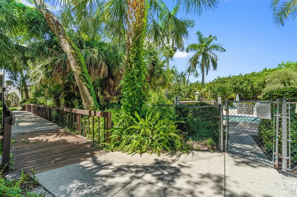 226 Sherwood Drive Bradenton FL 34210