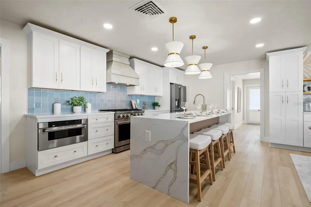 4568 40th Street S St Petersburg FL 33711