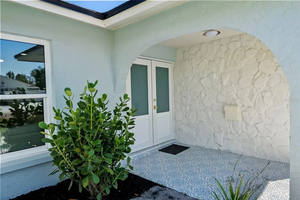 4568 40th Street S St Petersburg FL 33711