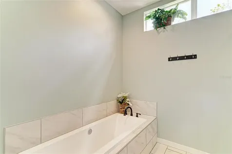 1609 17th Street W Bradenton FL 34205