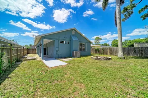 1609 17th Street W Bradenton FL 34205