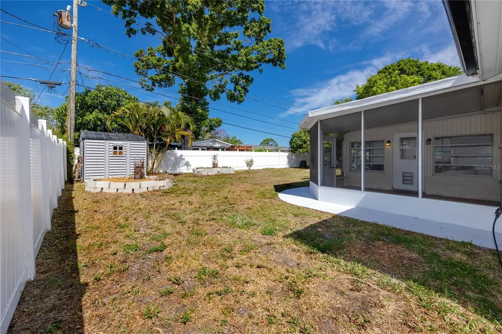 6482 20th Street N St Petersburg FL 33702