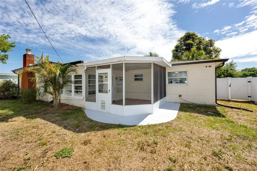 6482 20th Street N St Petersburg FL 33702