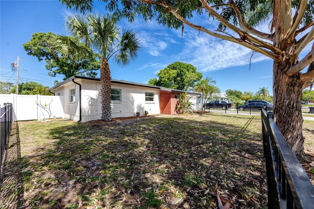 6482 20th Street N St Petersburg FL 33702