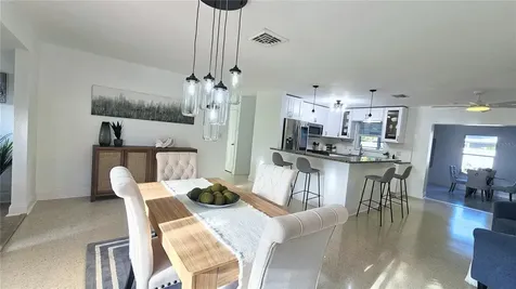 6482 20th Street N St Petersburg FL 33702