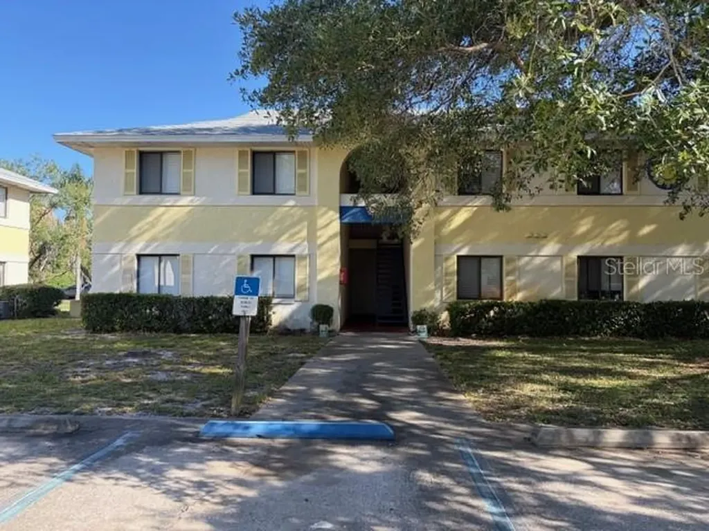90 Hidden Lake Drive Sanford FL 32773
