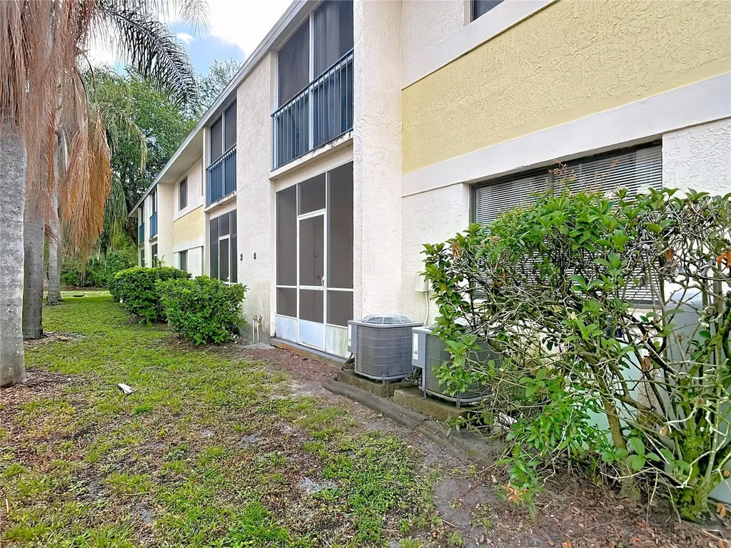 90 Hidden Lake Drive Sanford FL 32773