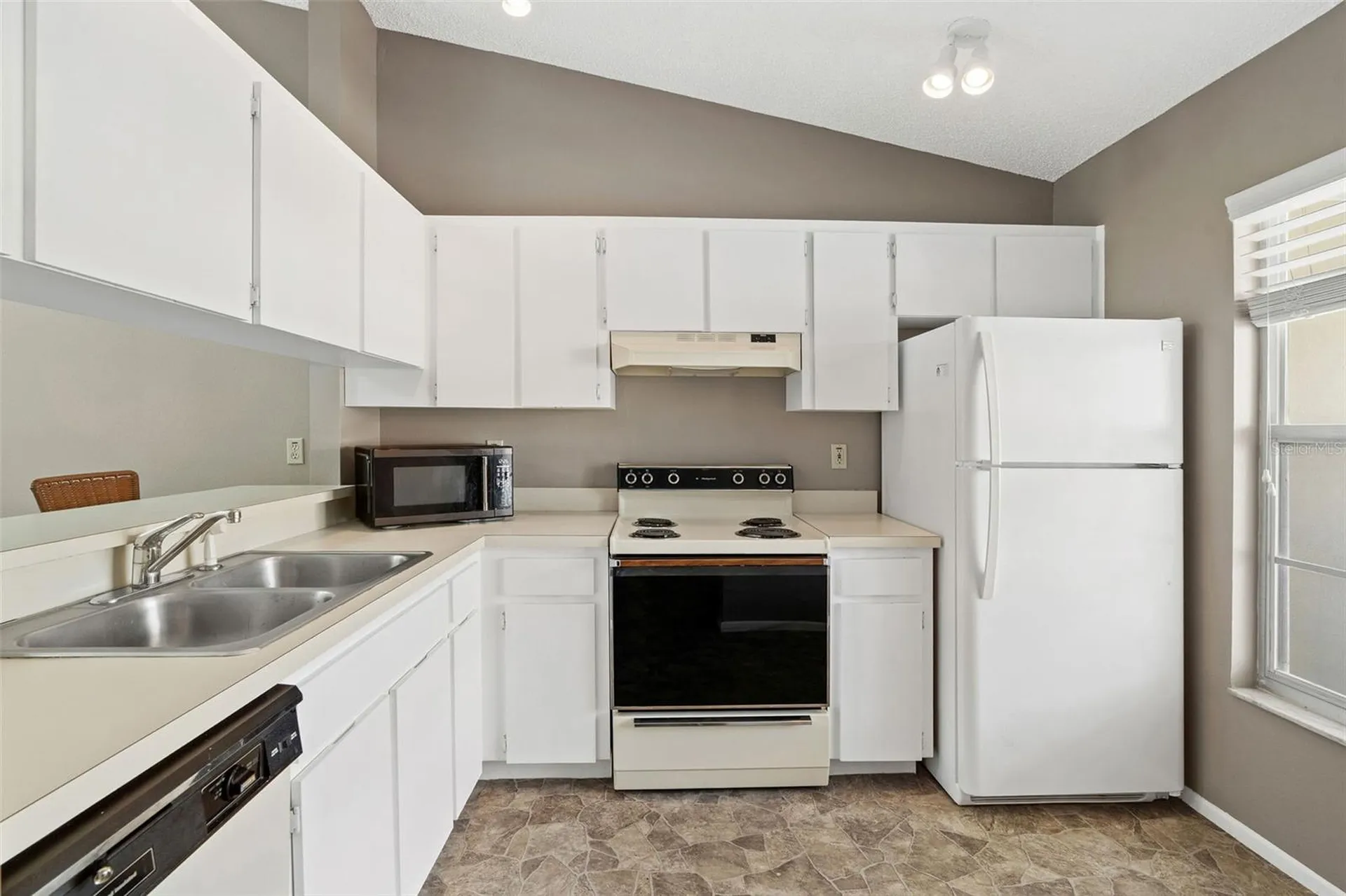 12239 Sun Vista Court E Treasure Island FL 33706