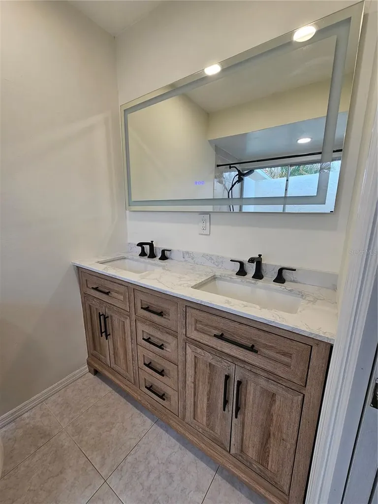659 N Jefferson Avenue Sarasota FL 34237